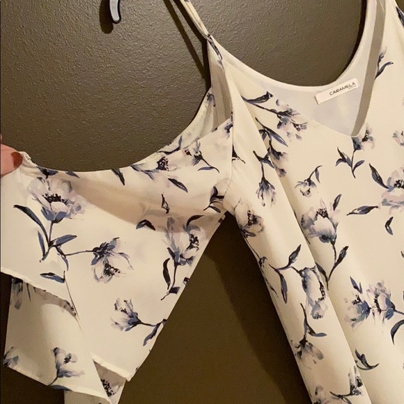 Cold shoulder dress - Picture 3 of 4